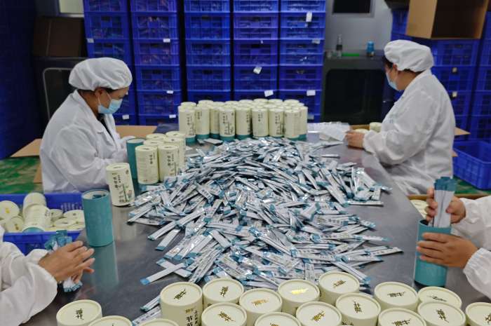 药食同源代加工完成某电商品牌便携条装膏方订单首批交付